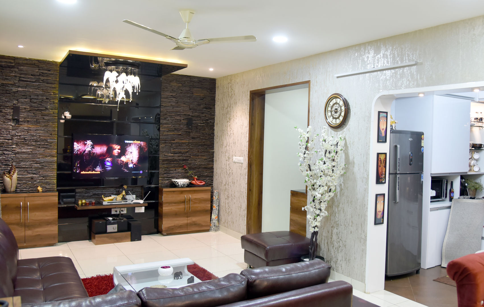Sobha Garnet, Parge Nagar., AARAYISHH AARAYISHH Modern living room Picture frame,Couch,Property,Furniture,Comfort,Table,Lighting,Interior design,studio couch,Wood