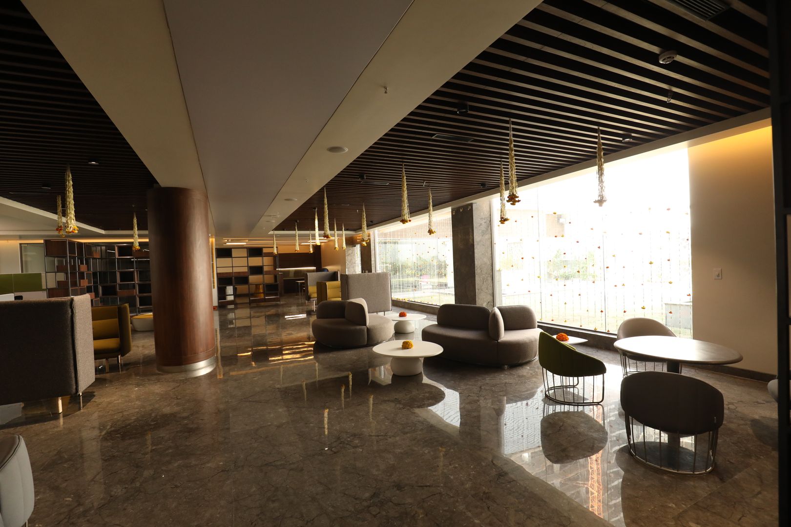 Modern Office Design- bespoke luxury, Tanish Dzignz Tanish Dzignz Espacios comerciales Edificios de oficinas