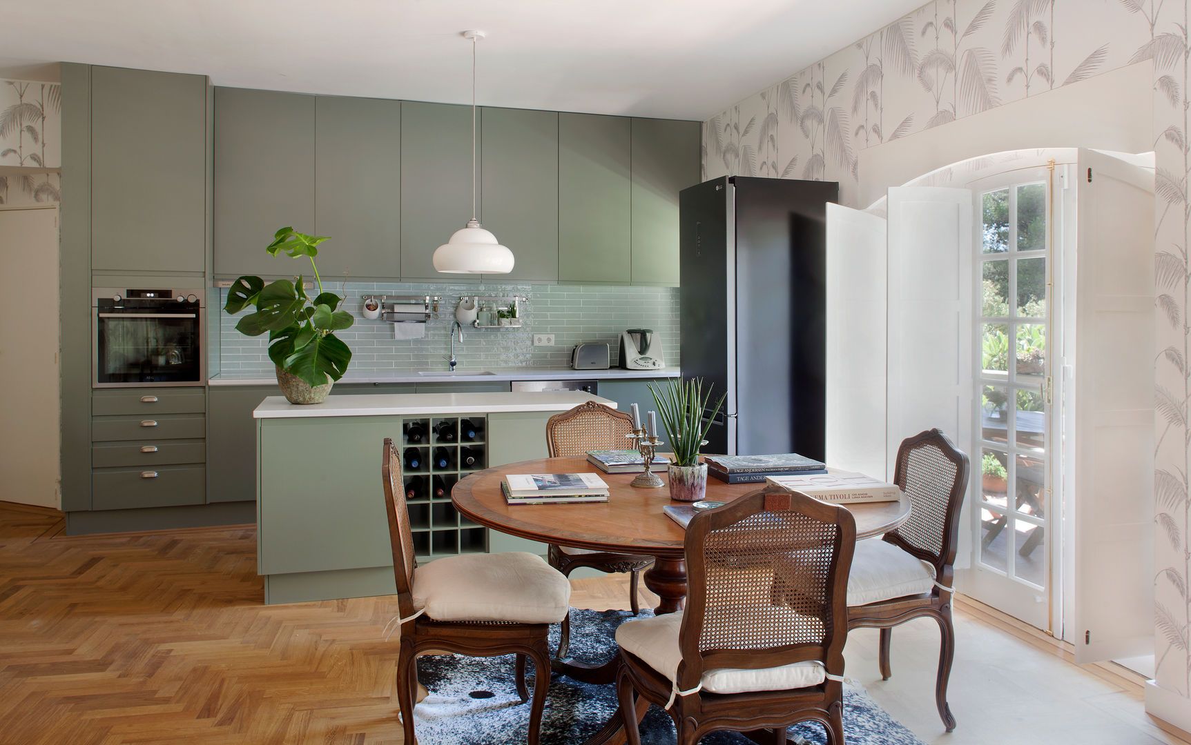 Renovação de Apartamento T1, Maria Mayer | Interior & Landscape Design Maria Mayer | Interior & Landscape Design 餐廳