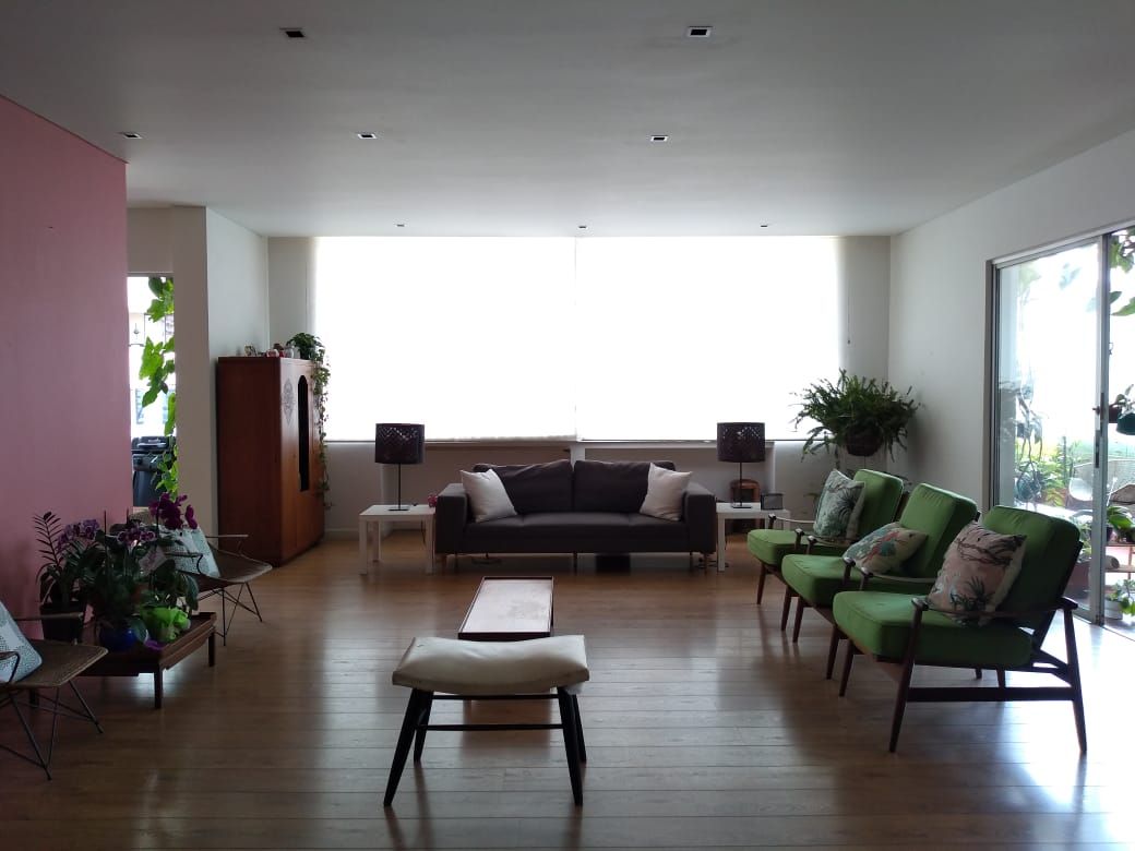 Apartamento L&R, entrearquitectosestudio entrearquitectosestudio Modern living room Wood Wood effect