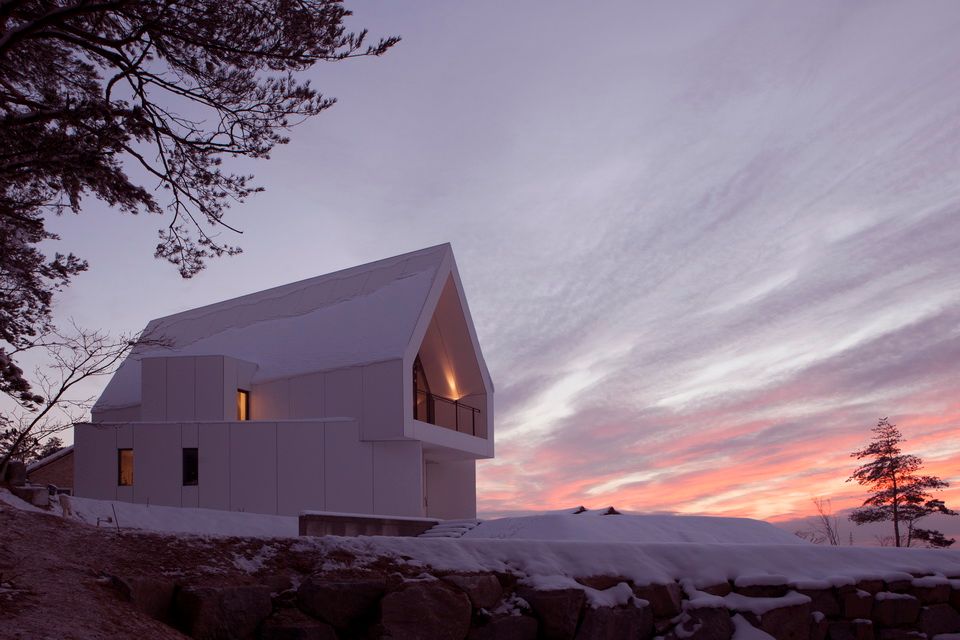 House in White, AEV Architectures (아으베아키텍쳐스) AEV Architectures (아으베아키텍쳐스) Casas de estilo minimalista