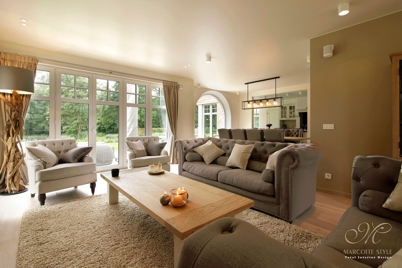 Aanbouw deluxe: zonwering & schuifpui voor aangename sfeer, Marcotte Style Marcotte Style Country style living room