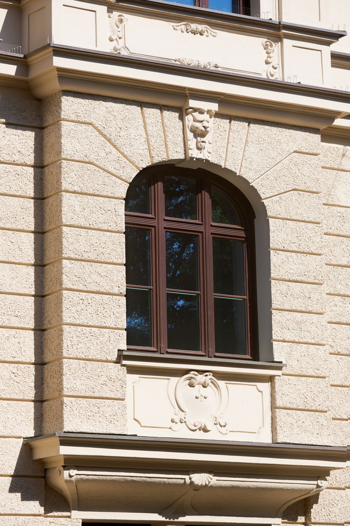 Denkmalgeschütztes Wohn- und Geschäftshaus originalgetreu saniert, Kneer GmbH, Fenster und Türen Kneer GmbH, Fenster und Türen Janelas de madeira