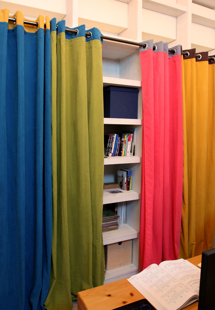 高彩度的自在居家，讓窗簾也能營造主色調｜Donzu 拼色布簾．布簾 / 門簾 / 隔間簾 MSBT 幔室布緹 Study/office MDF