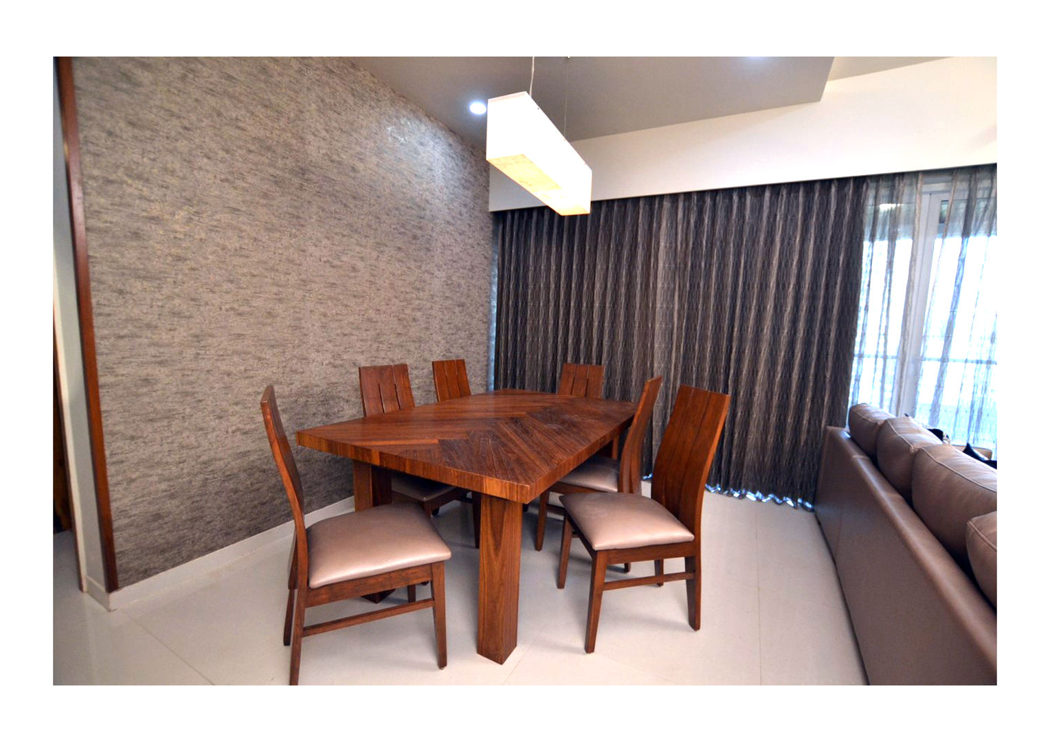 2BHK Gaurav and Seema | Balewadi, Pune | 2017, Nikhil Kanthe Nikhil Kanthe Minimalist dining room Wood Wood effect