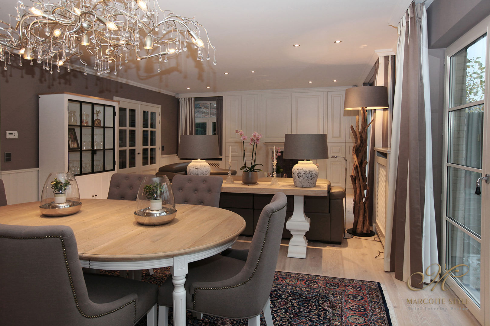 Landelijke villa bij Knokke, Marcotte Style Marcotte Style غرفة المعيشة خزانات و أدراج جانبية