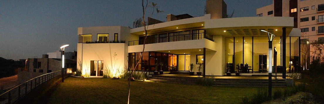 Casa Lomas Verdes, GIL+GIL GIL+GIL منزل عائلي صغير الخرسانة