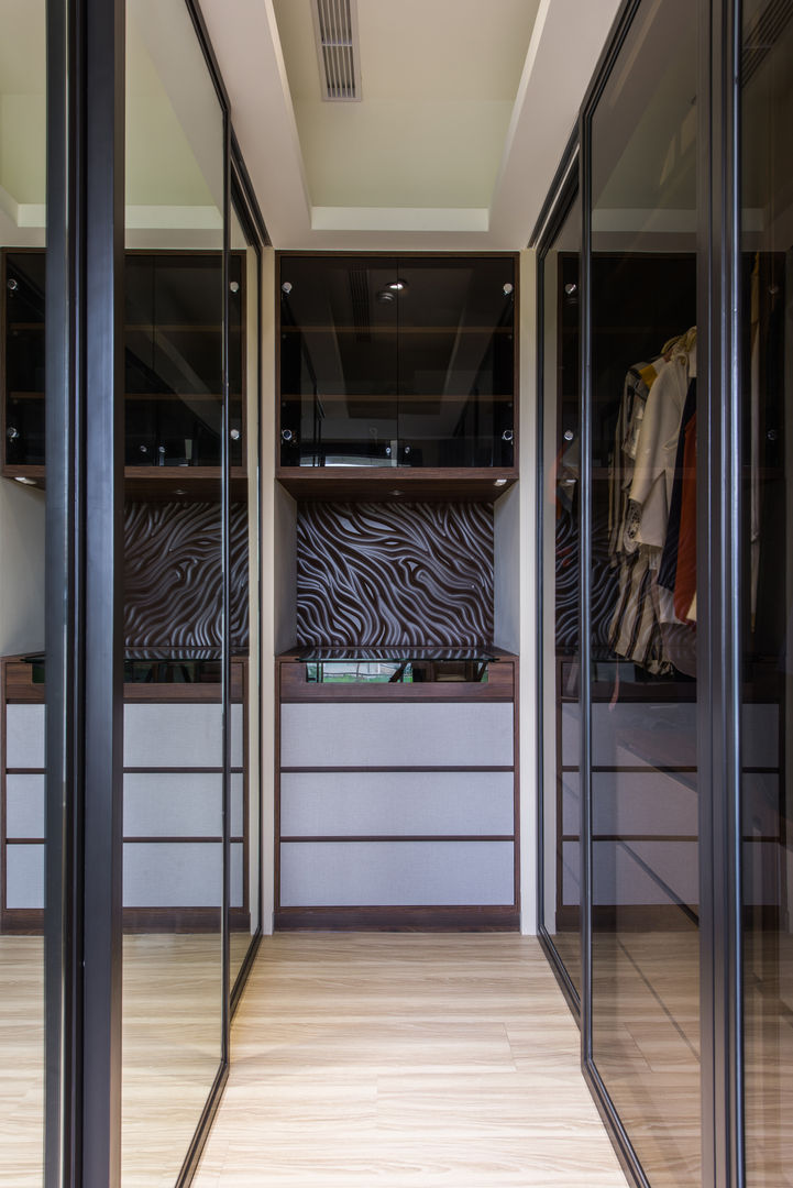 主臥更衣室 你妳國際空間設計 Modern dressing room Wood-Plastic Composite Wardrobes & drawers