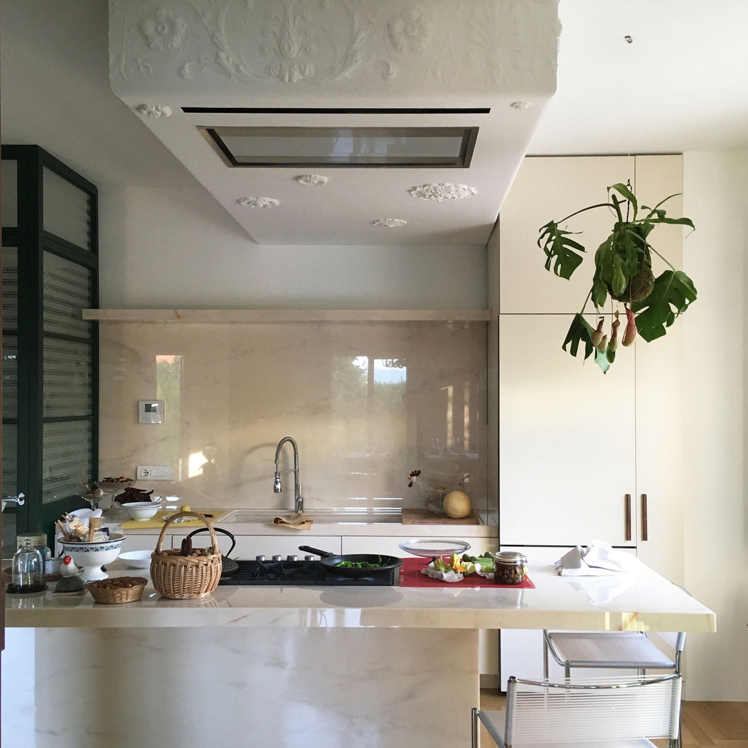 Casa Varese II, Kazuyo Komoda (Design Studio) Kazuyo Komoda (Design Studio) Modern kitchen