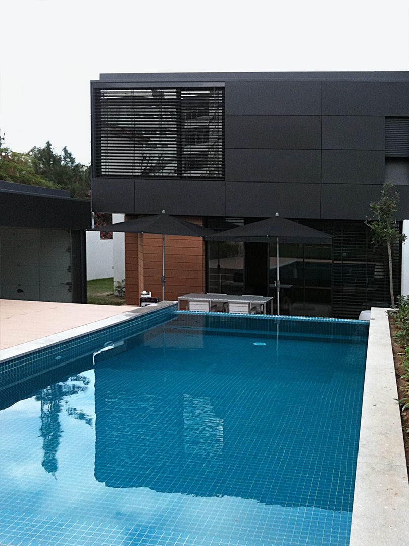 Moradia nos Olivais, Novostudio Arquitectos Novostudio Arquitectos Modern houses