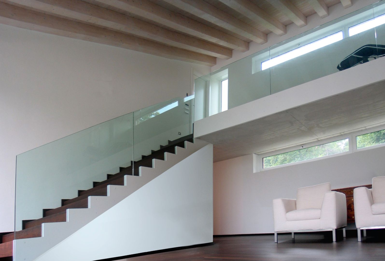 CASA P, MOLTENI / BARON ASSOCIATI MOLTENI / BARON ASSOCIATI Salas de estar modernas