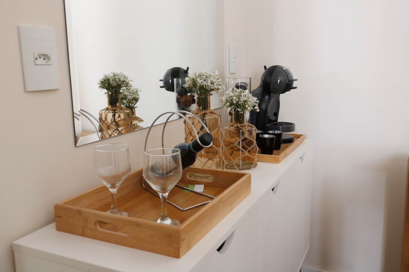 Reforma - Apartamento Clean, Arquitetura Minuto Arquitetura Minuto Moderne eetkamers Hout Beige Accessoires & decoratie