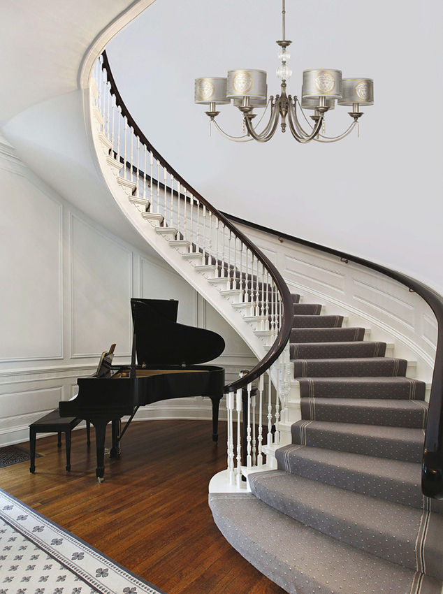 Minimalist interior with chandelier decorated by Versace shades Luxury Chandelier LTD 미니멀리스트 복도, 현관 & 계단 구리 / 청동 / 황동 versace,hallway decor,lighting,uk,minimalist home,chandelier