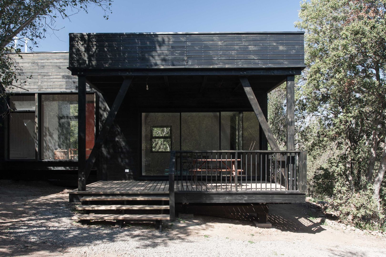 Casa Olmue, MACIZO, ARQUITECTURA EN MADERA MACIZO, ARQUITECTURA EN MADERA Modern balcony, veranda & terrace Wood Wood effect