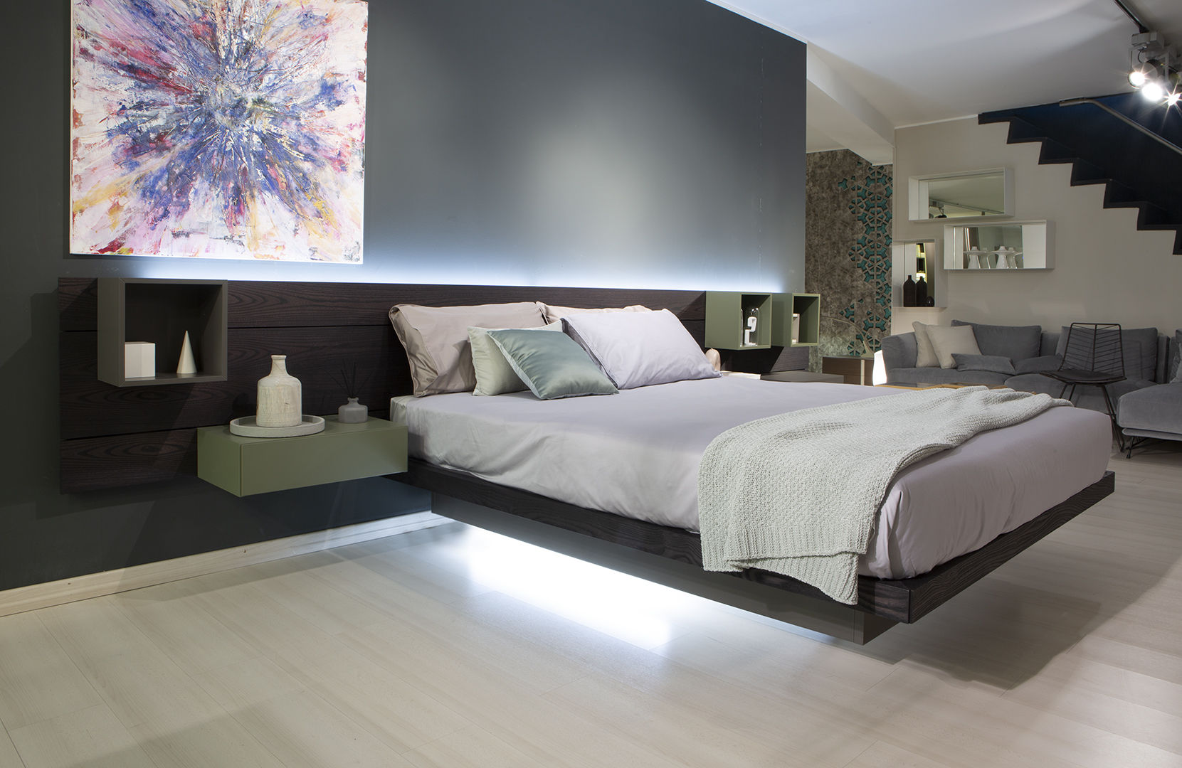 Sorvolo: Il letto sospeso Sorvolo è il sistema letto multi accessoriato, Fimar srl Fimar srl Dormitorios modernos Camas y cabeceras