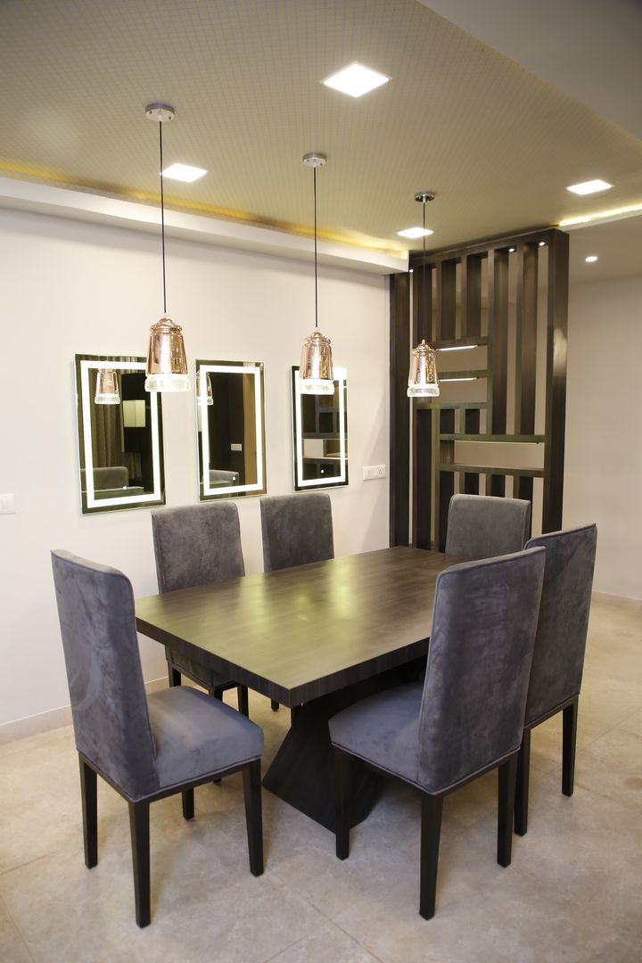 DLF Newtown Heights Kolkata - Dining and Crockery Unit with Built in Bar, Kphomes Kphomes Modern dining room
