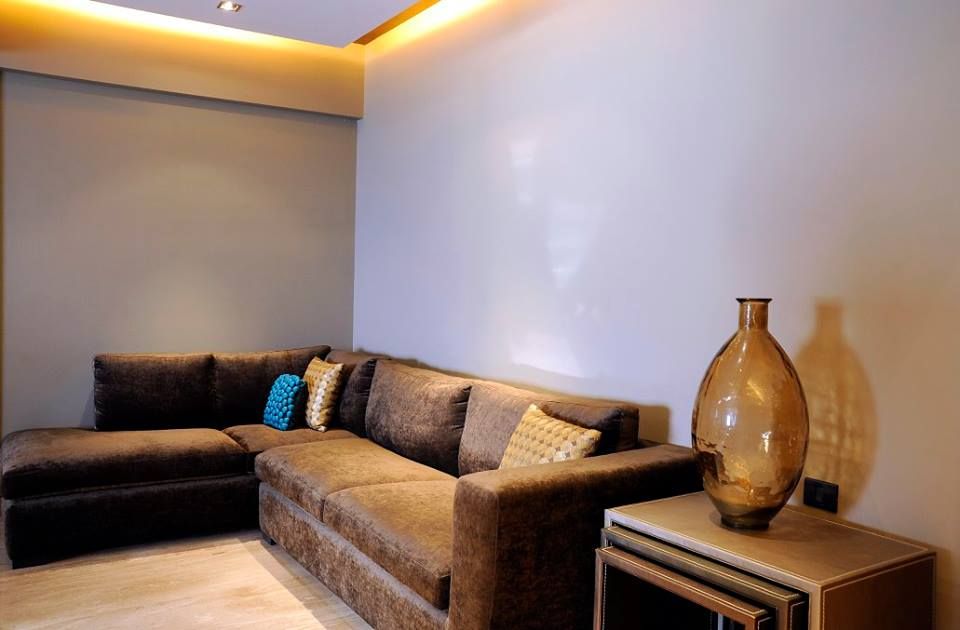 3bhk residence, Grant Road, SPACE DESIGN STUDIOS SPACE DESIGN STUDIOS غرفة المعيشة