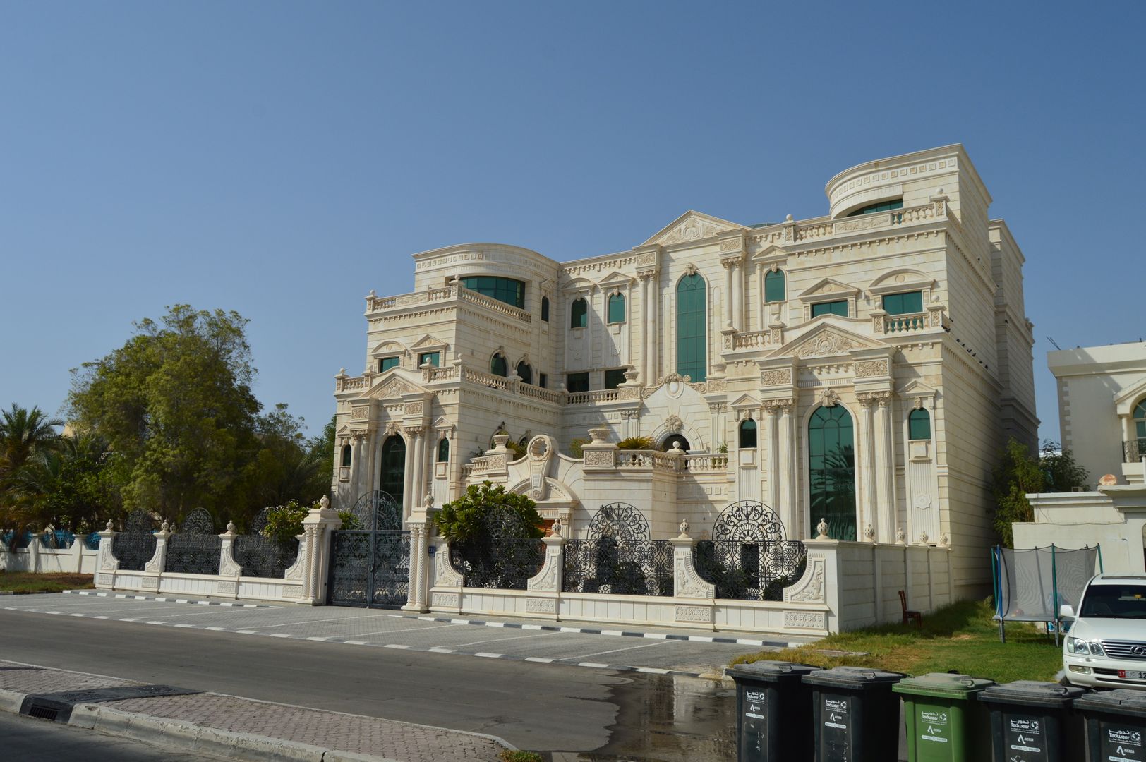 قصر الفلاحي في دولة الامارات العربية, tatari company tatari company Estancias Piedra
