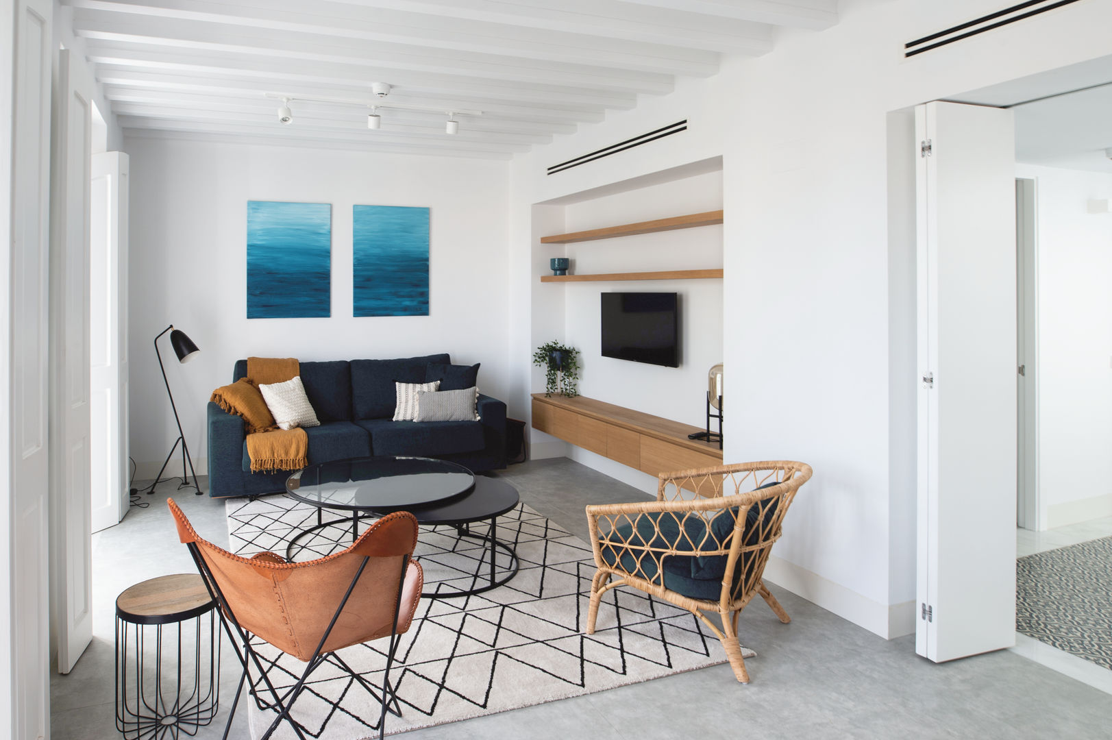 Apartment interior AGM Arquitecto Antonio Gómez Mora Living room Cadiz, renovation, architects, tourist, rehabilitation, conservation