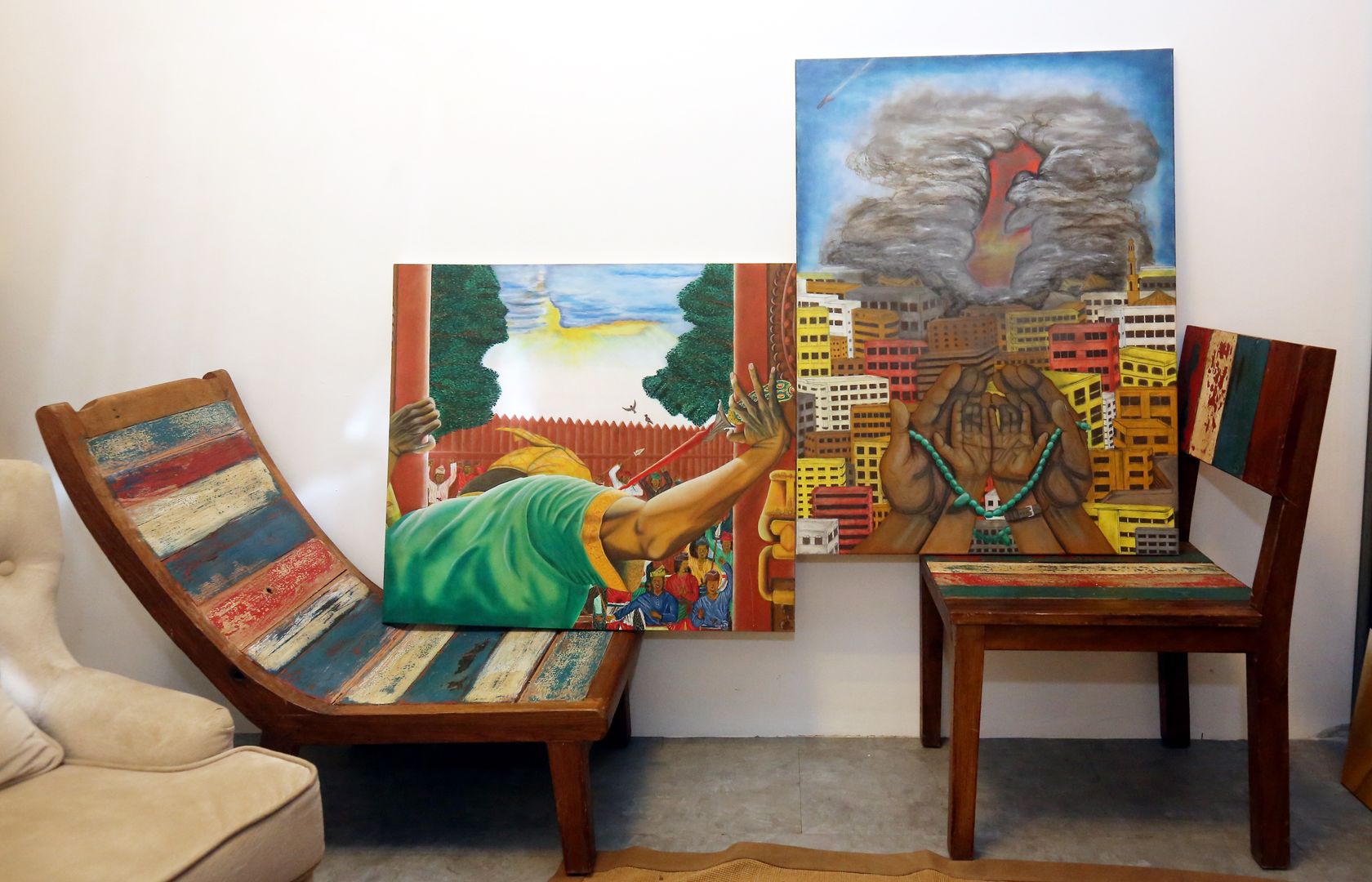 LOOSE FURNITURE (SOLID WOOD CHAIR & TABLE) + PAINTING eL precio Commercial spaces Event venues