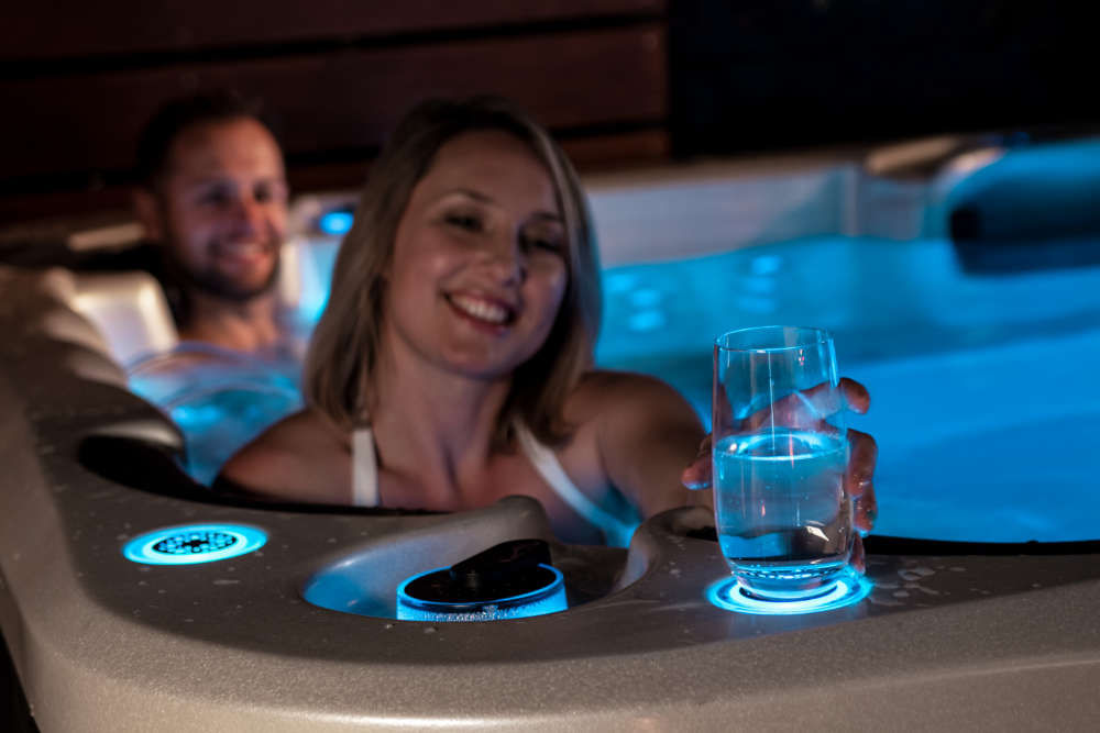 Vortex Whirlpools - Entspannung auf dem Vormarsch, SPA Deluxe GmbH - Whirlpools in Senden SPA Deluxe GmbH - Whirlpools in Senden Jardines de estilo moderno