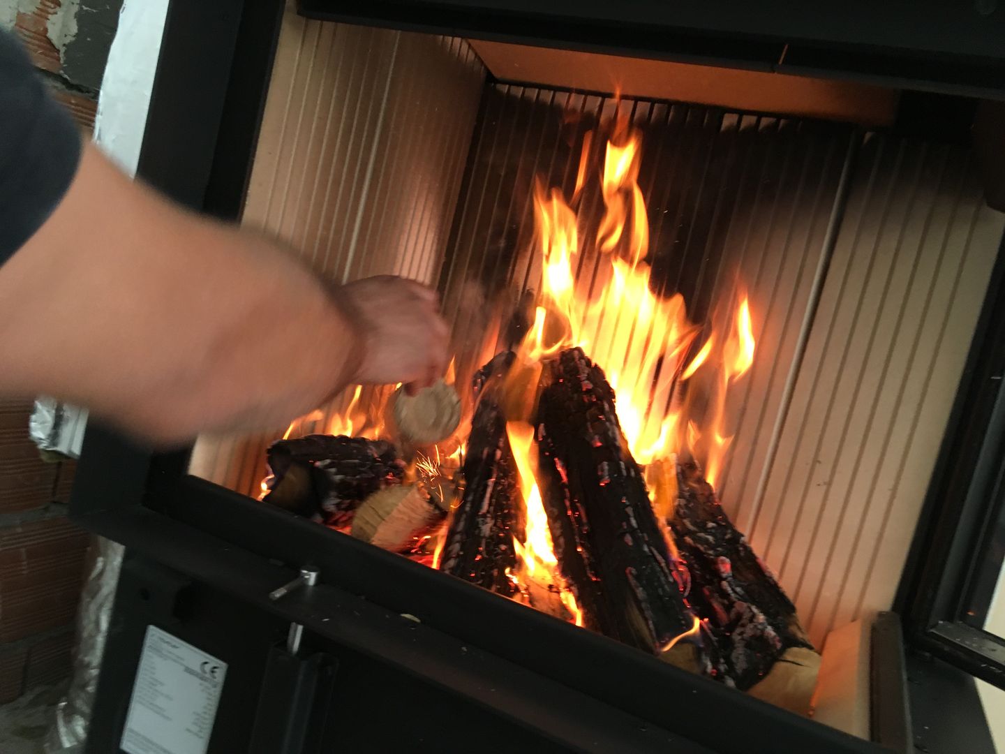 Recuperador de Calor - Controlo e Economia SweetYellow Salas de jantar modernas sala, lareira, recuperador de calor, calor, vidro, económica, vidro, abertura lateral,Acessórios e decoração