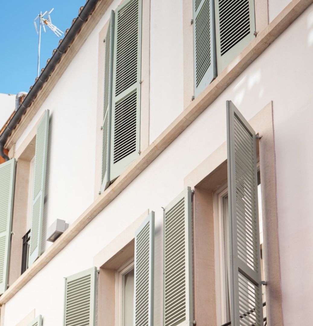 REFORMA HOTEL CASCO ANTIGUO, FOCUS Arquitectura FOCUS Arquitectura Shutters Wood Wood effect