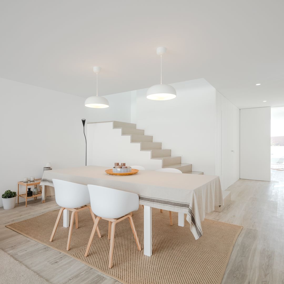 homify Minimalist dining room