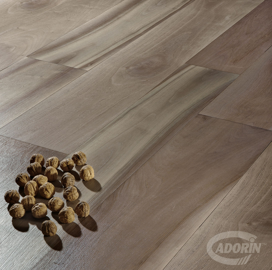 European Walnut, Brushed, Bark varnished Cadorin Group Srl - Italian craftsmanship production Wood flooring and Coverings Podłogi