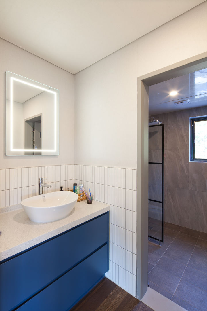 [양평목조주택] 양서면 도곡리에 위치한 양평목조주택 실내/실외, 위드하임 Withheim 위드하임 Withheim Scandinavian style bathroom