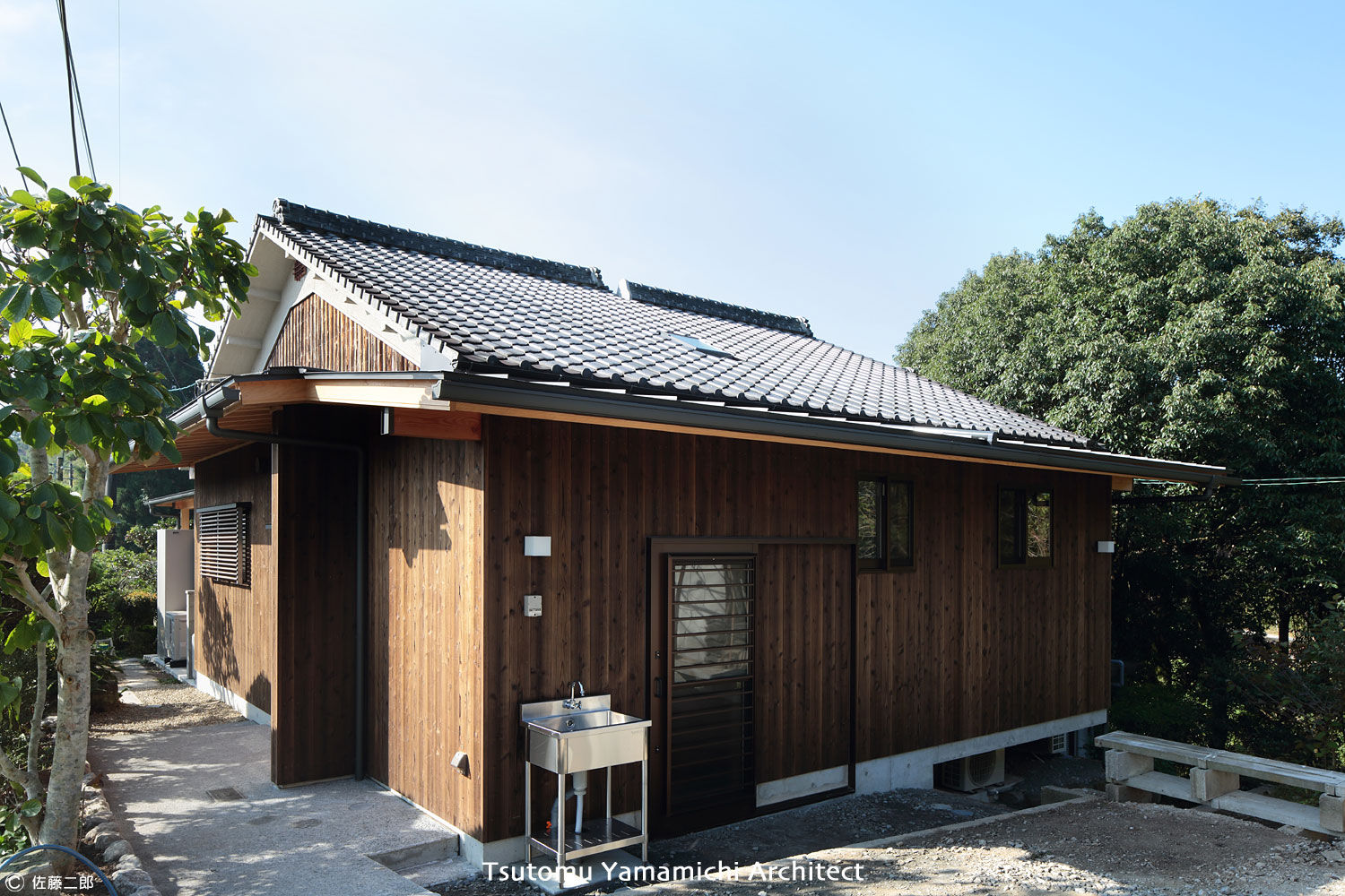 焼杉の家 ～野津のリノベーション～, 山道勉建築 山道勉建築 منزل خشبي