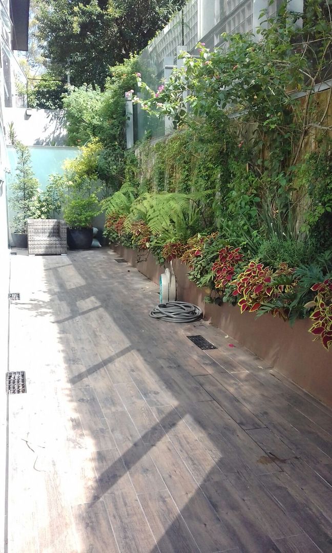 Renovación de Terraza en Polanco Ciudad de México, Once creativos Once creativos Mediterranean style garden Accessories & decoration