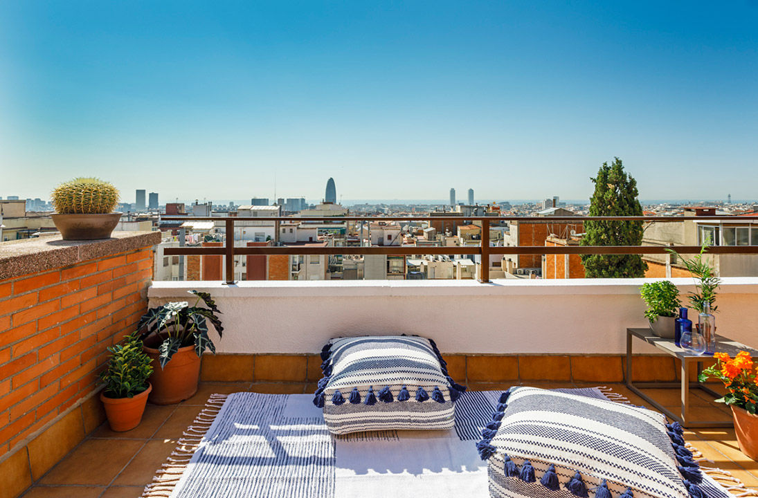 Reforma de vivienda para alquilar Sant Antoni Mª Claret, Barcelona, Sezam Studio Sezam Studio Balkon