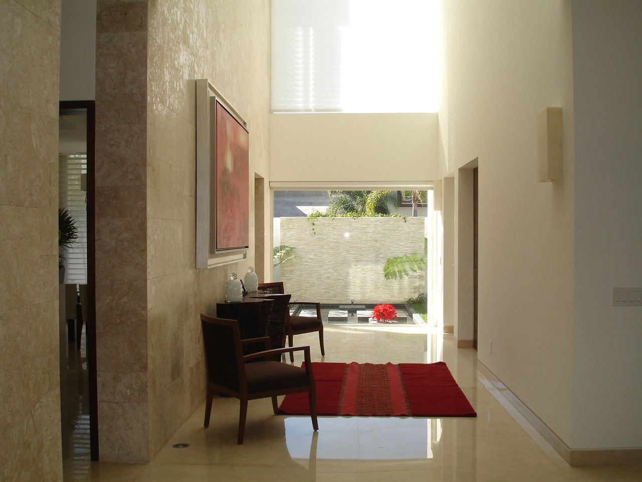 Residencia GDA, UNO:3 Arquitectos UNO:3 Arquitectos Modern Corridor, Hallway and Staircase