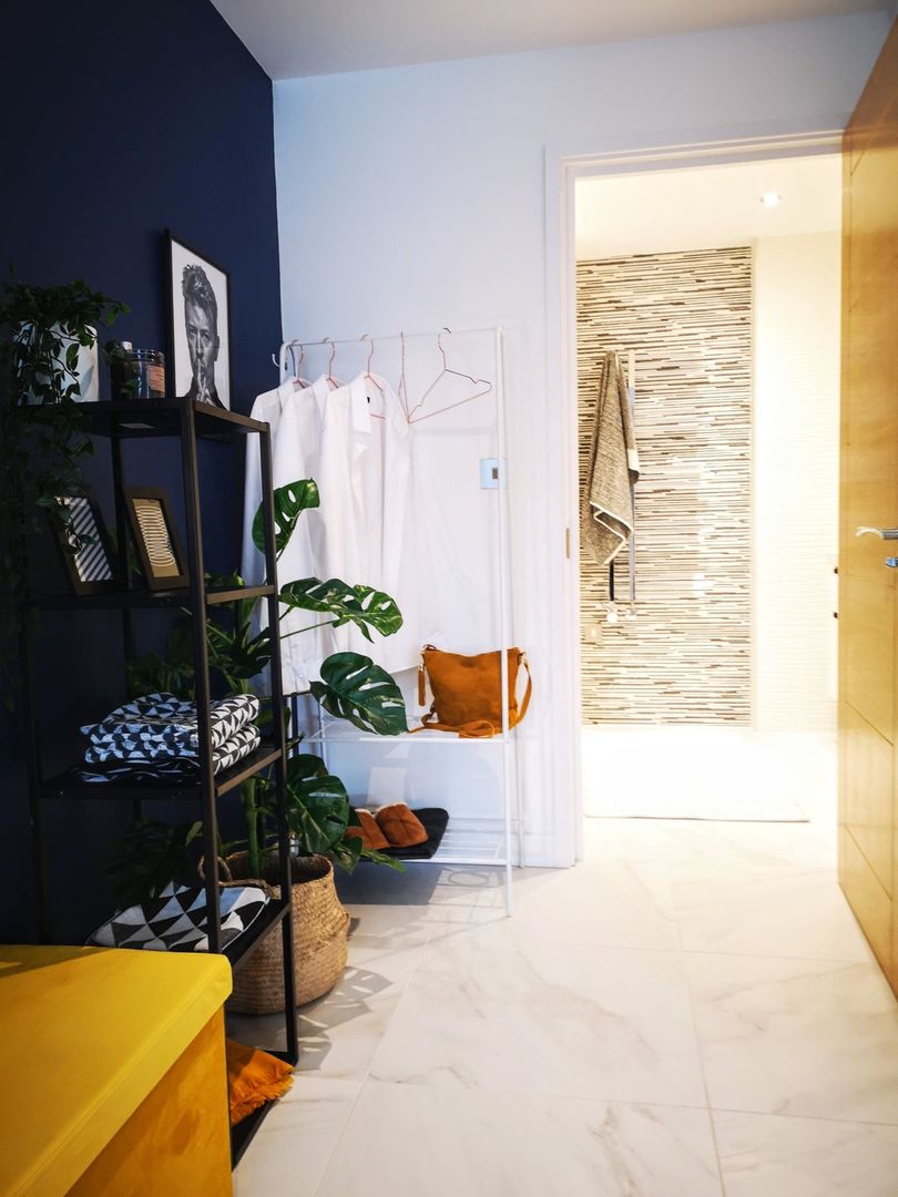 Dressing room THE FRESH INTERIOR COMPANY Phòng thay đồ phong cách hiện đại Dulux sapphire salute mustard accessories Ikea curtains marble tiled floor