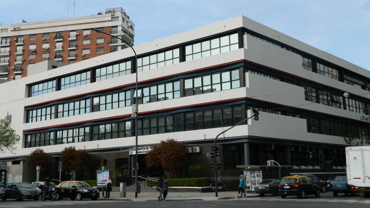 Vista frente | Colegio San Martín de Tours REZ Arquitectura | Diseño | Construcción Espacios comerciales Hormigón reforzado Escuelas