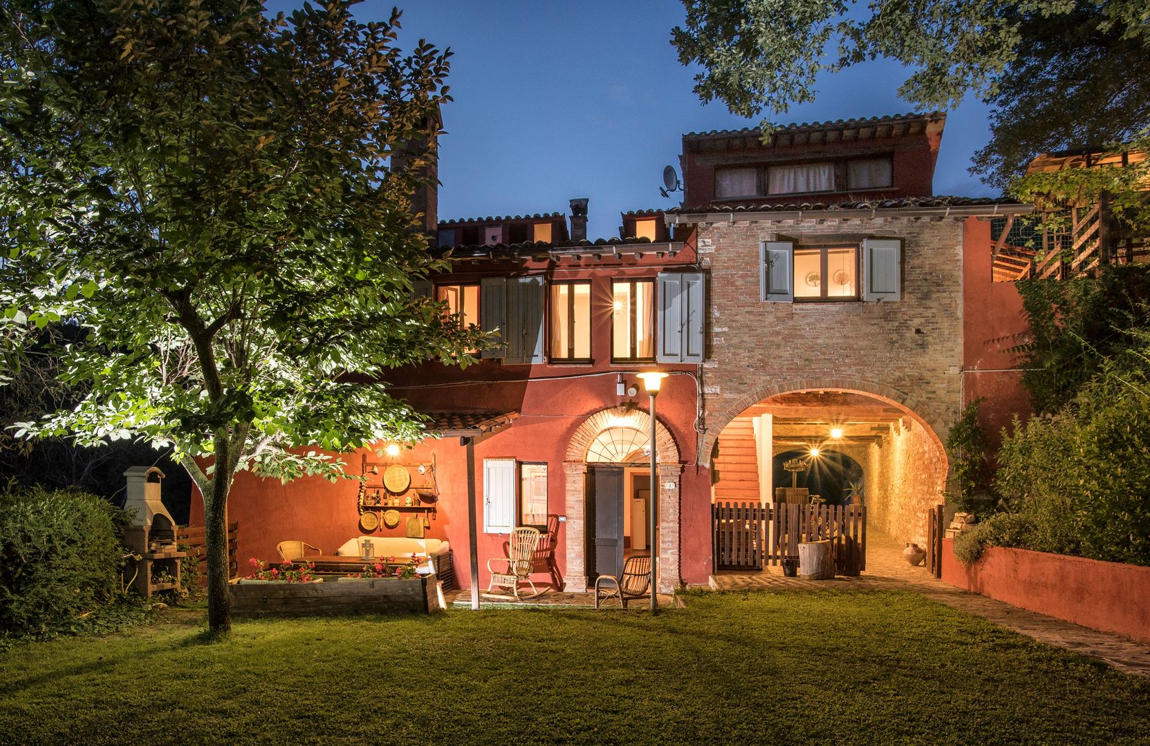 Esterno Lorenzo Dottorini Fotografo Casa di campagna Villa, rustico,Marche , classico, countryhouse, italiana