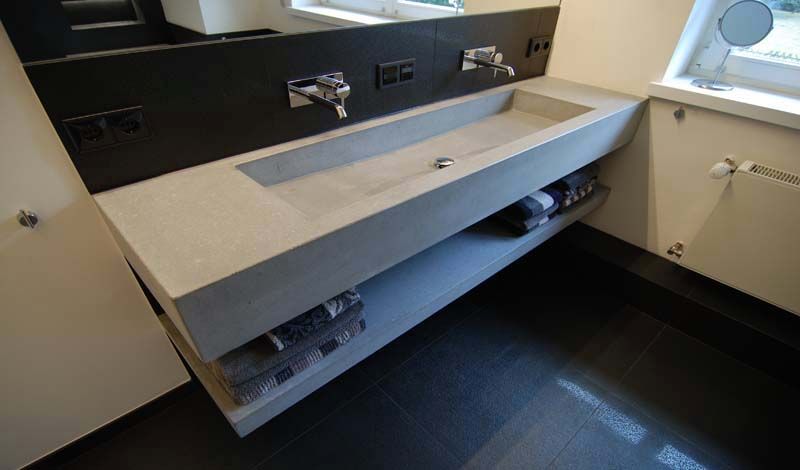 Betonwaschtisch Arrayd, material raum form material raum form Ванная комната в стиле модерн Бетон Раковины