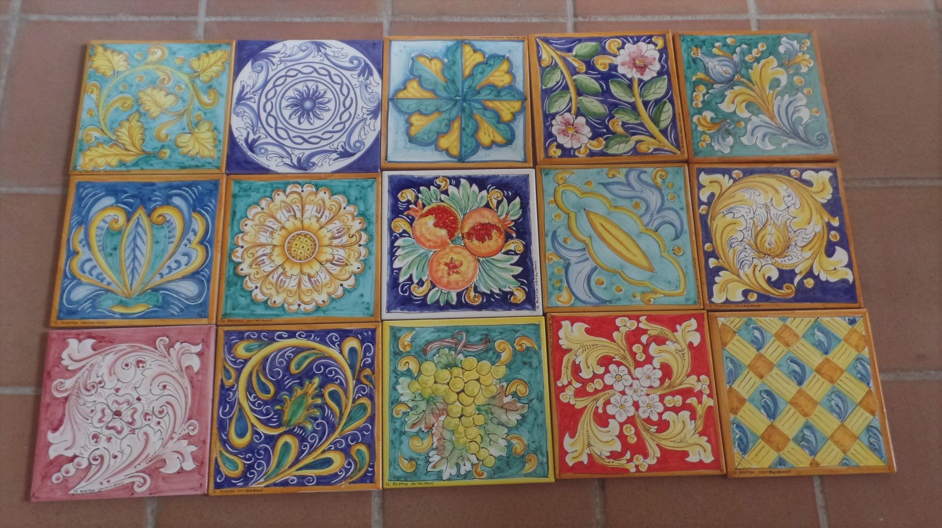 Piastrelle in ceramica di Caltagirone: Decorate a mano, Ceramiche Il Rustico Caltagirone Ceramiche Il Rustico Caltagirone أرضيات سيراميك