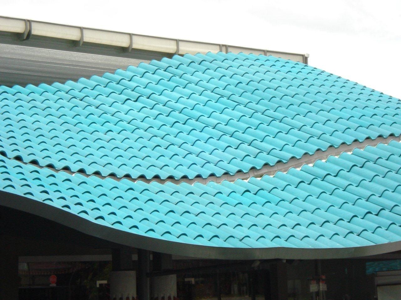 Tejado turquesa curvo con teja plástica Roofeco System SL Terrazas en el techo Plástico