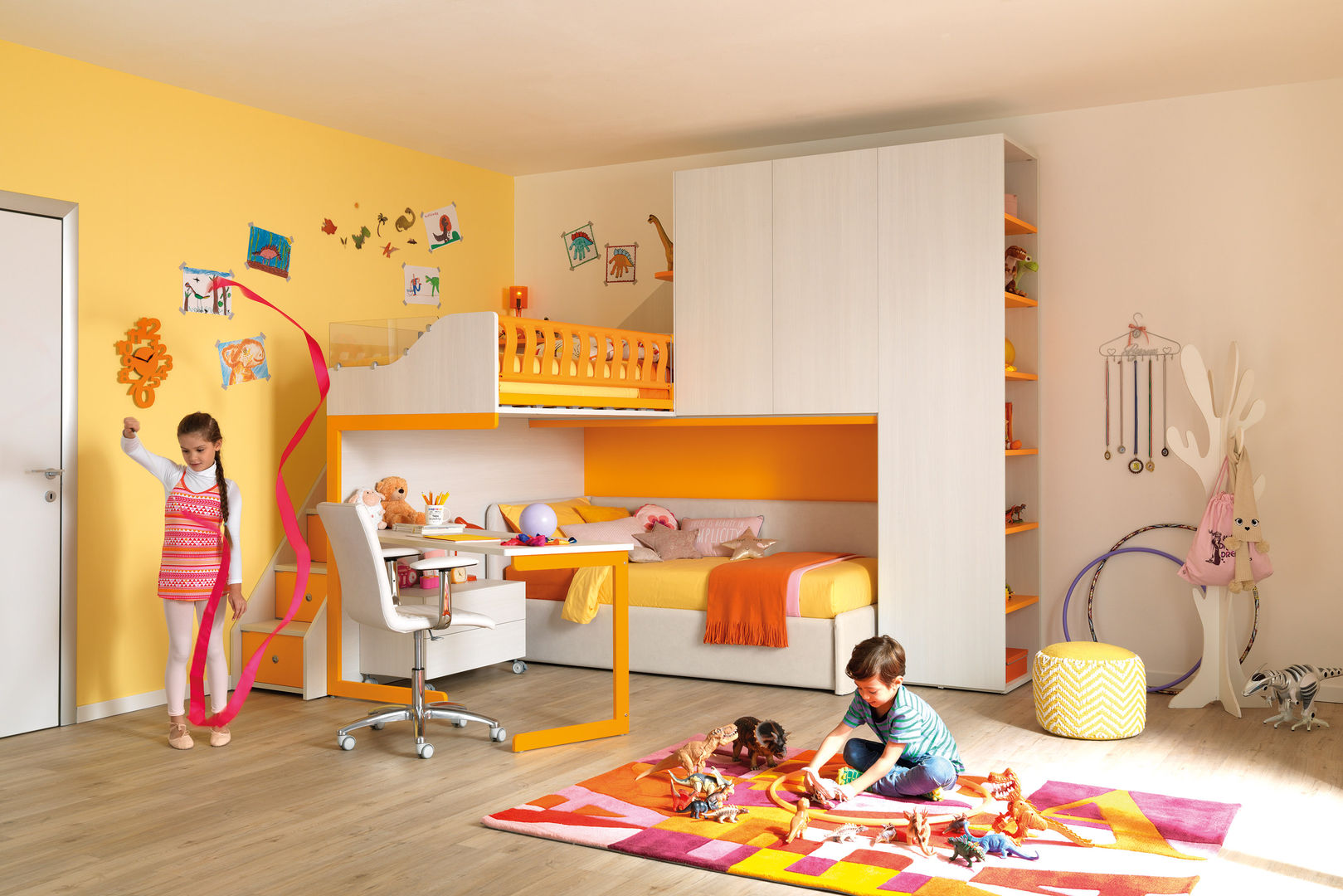 Cameretta per bambini a soppalco KC502, Moretti Compact Moretti Compact Habitaciones juveniles