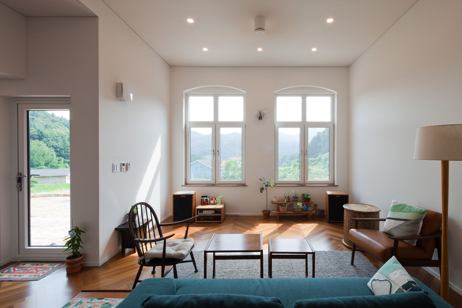 [양평목조주택]서종면 정배리에 위치한 양평목조주택 정배리2호, 위드하임 Withheim 위드하임 Withheim Modern living room