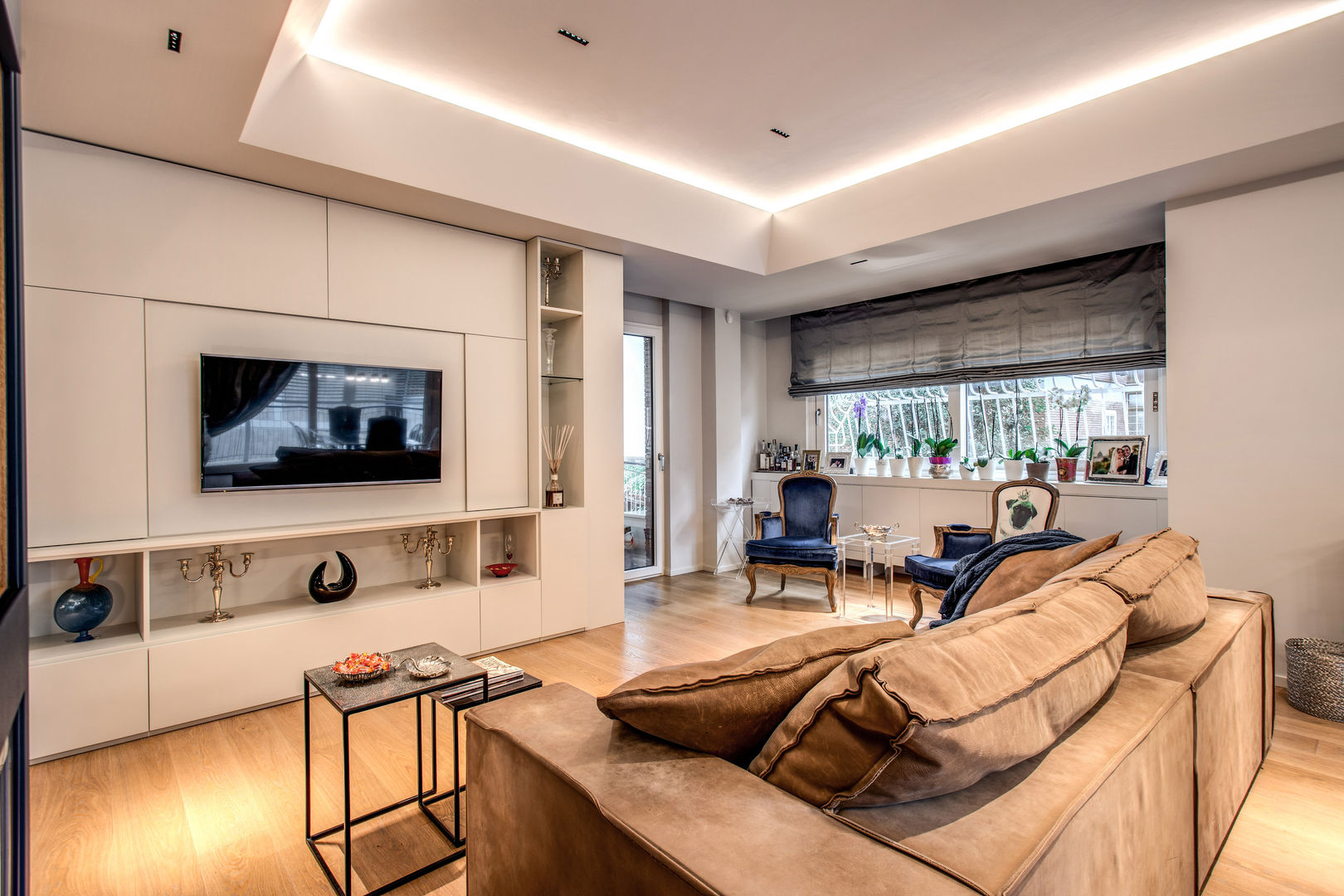 CAVALESE: Bello moderno e Funzionale, MOB ARCHITECTS MOB ARCHITECTS Modern living room