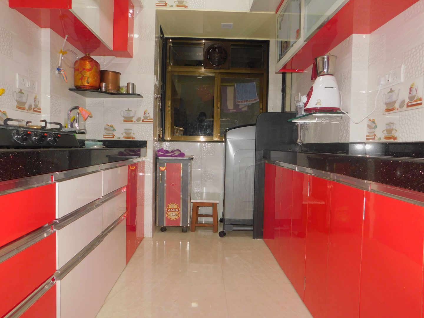 1 BHK PROJECT IN KANDIVALI, AXLE INTERIOR AXLE INTERIOR Cozinhas modernas contraplacado Arrumação e despensas