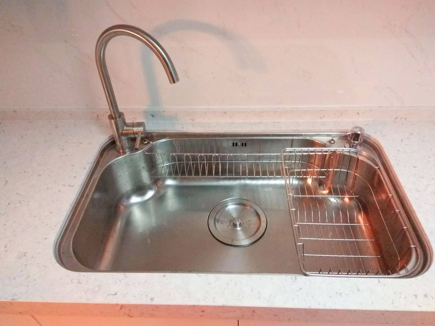 不鏽鋼海灣槽 微．櫥設計/We．Design Kitchen Modern kitchen Sinks & taps