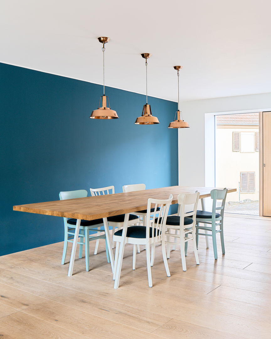 Aus Altbau wird modernes Effizienzhaus , Steffen Wurster Architekten Steffen Wurster Architekten Minimalist dining room Solid Wood Multicolored