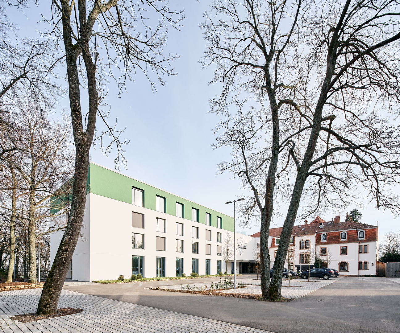 Moderne Erweiterung für das Parkhotel Schillerhain , Steffen Wurster Architekten Steffen Wurster Architekten 商業空間 ホテル