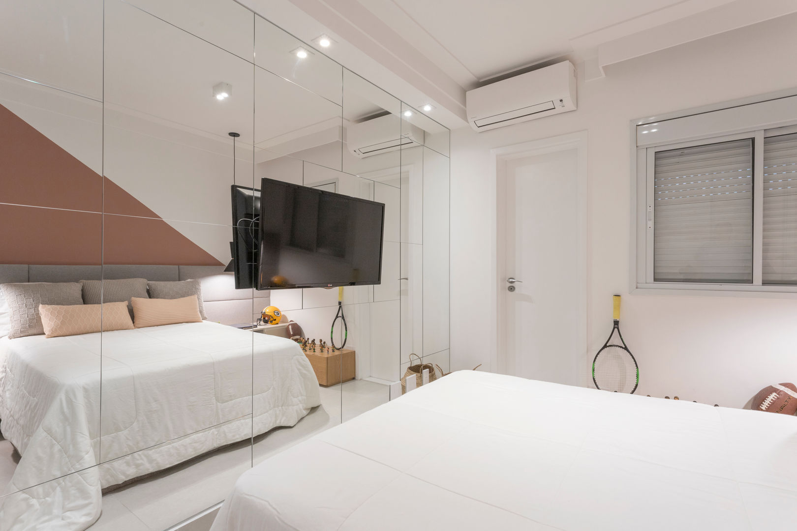 Apartamento moderno e cheio de personalidade para casal jovem, Studio Elã Studio Elã Modern style bedroom