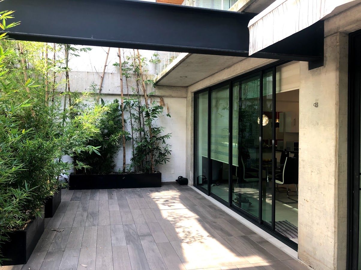 Departamento en la colonia Álamos - CDMX, Arquitecto Rafael Viana Balbi - CDMX + Rio de Janeiro Arquitecto Rafael Viana Balbi - CDMX + Rio de Janeiro شرفة سيراميك