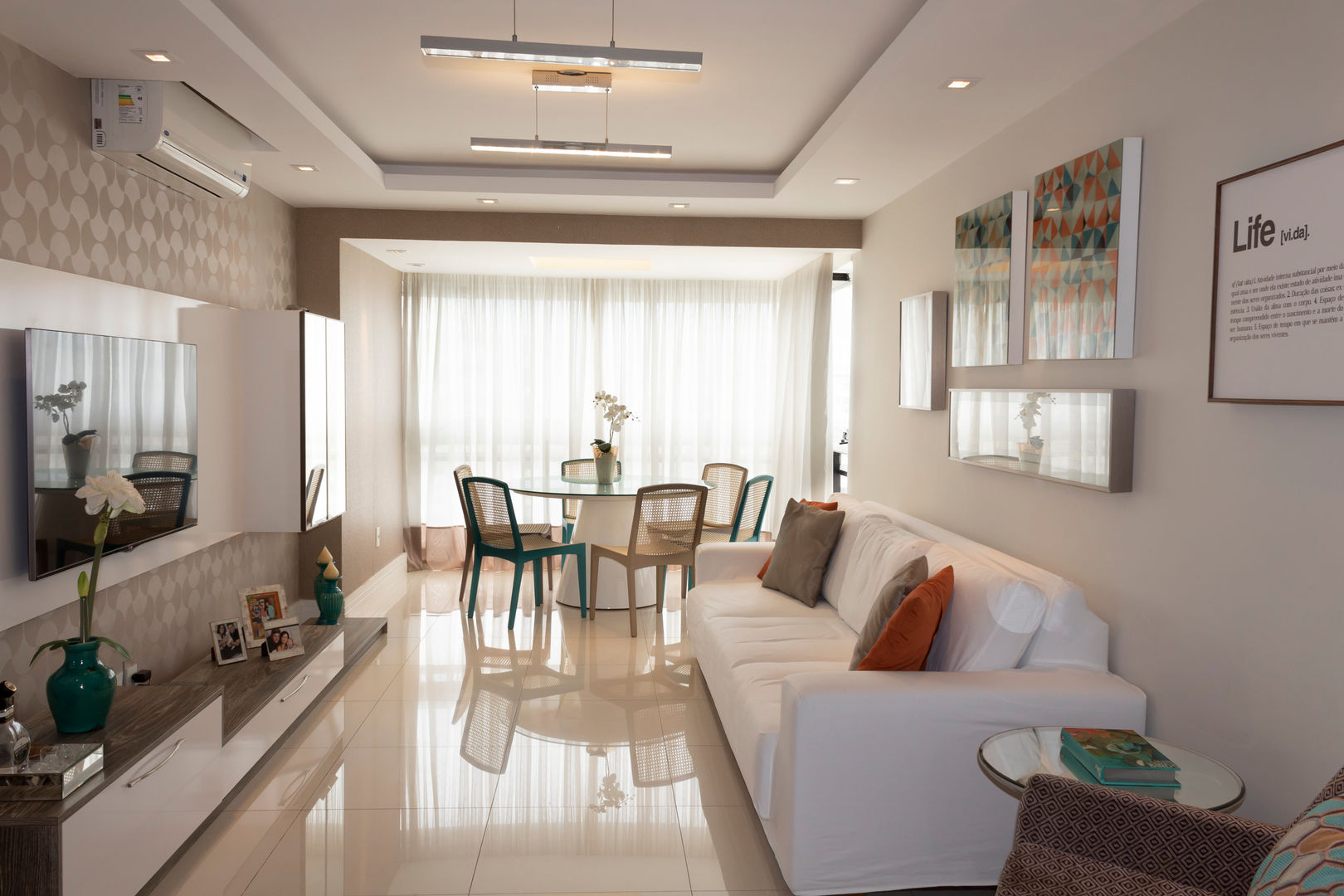 Cobertura Recreio Jardins do Recreio, FLAVIA CAMPOS INTERIORES /FCPR construções FLAVIA CAMPOS INTERIORES /FCPR construções Living room